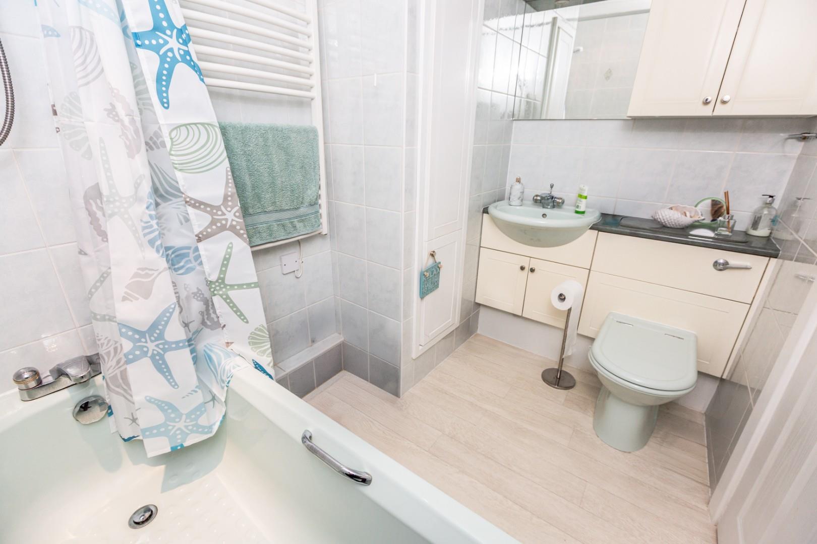 Groves Avenue, Langland, Swansea, SA3 4QX